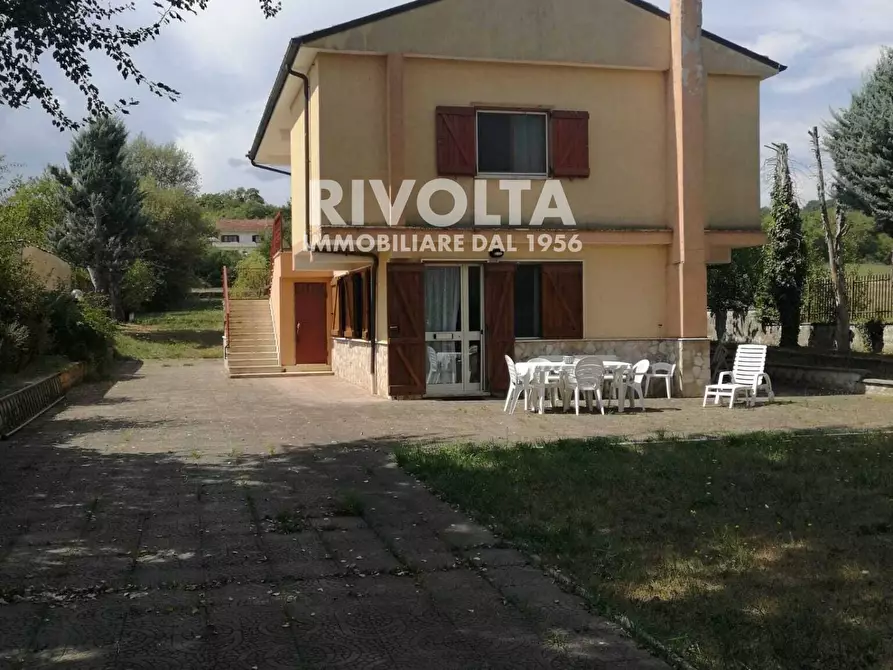 Immagine 24 di Villa in vendita  in Via Dei Cappuccini a Scurcola Marsicana
