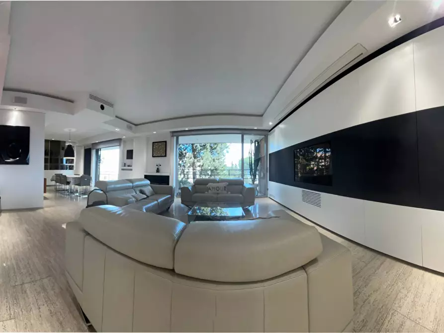 Immagine 38 di Appartamento in vendita  in Via Della Camilluccia a Roma