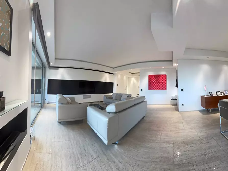 Immagine 7 di Appartamento in vendita  in Via Della Camilluccia a Roma