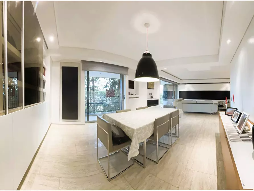 Immagine 40 di Appartamento in vendita  in Via Della Camilluccia a Roma