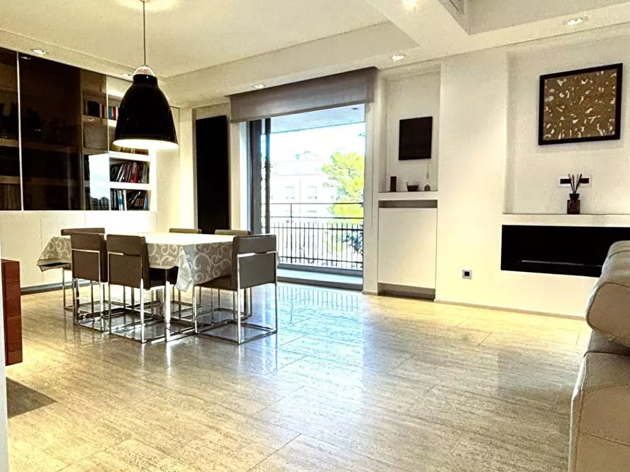 Immagine 41 di Appartamento in vendita  in Via Della Camilluccia a Roma