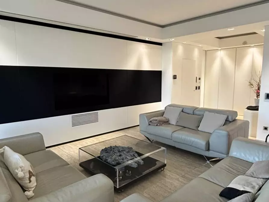 Immagine 42 di Appartamento in vendita  in Via Della Camilluccia a Roma