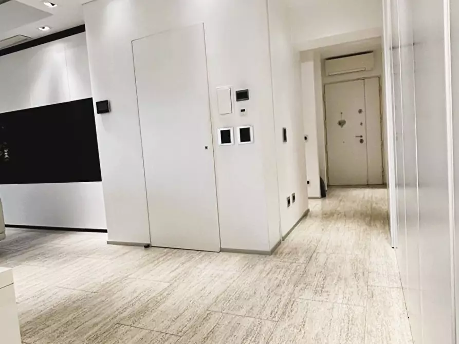 Immagine 6 di Appartamento in vendita  in Via Della Camilluccia a Roma