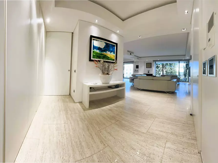 Immagine 43 di Appartamento in vendita  in Via Della Camilluccia a Roma