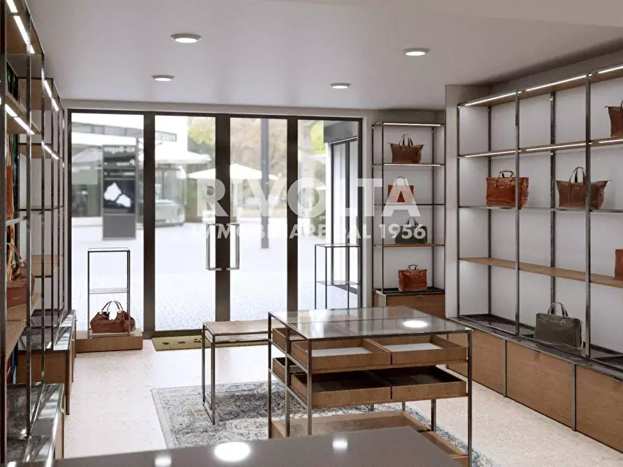 Immagine 3 di Attività commerciale in vendita  in Via Marcantonio Colonna a Roma