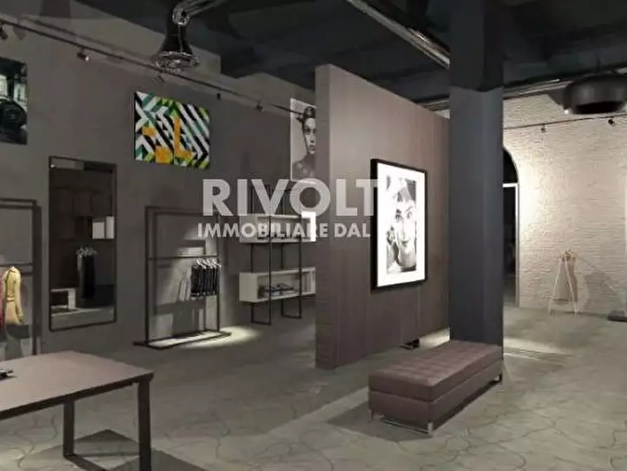 Immagine 5 di Attività commerciale in vendita  in Via Marcantonio Colonna a Roma