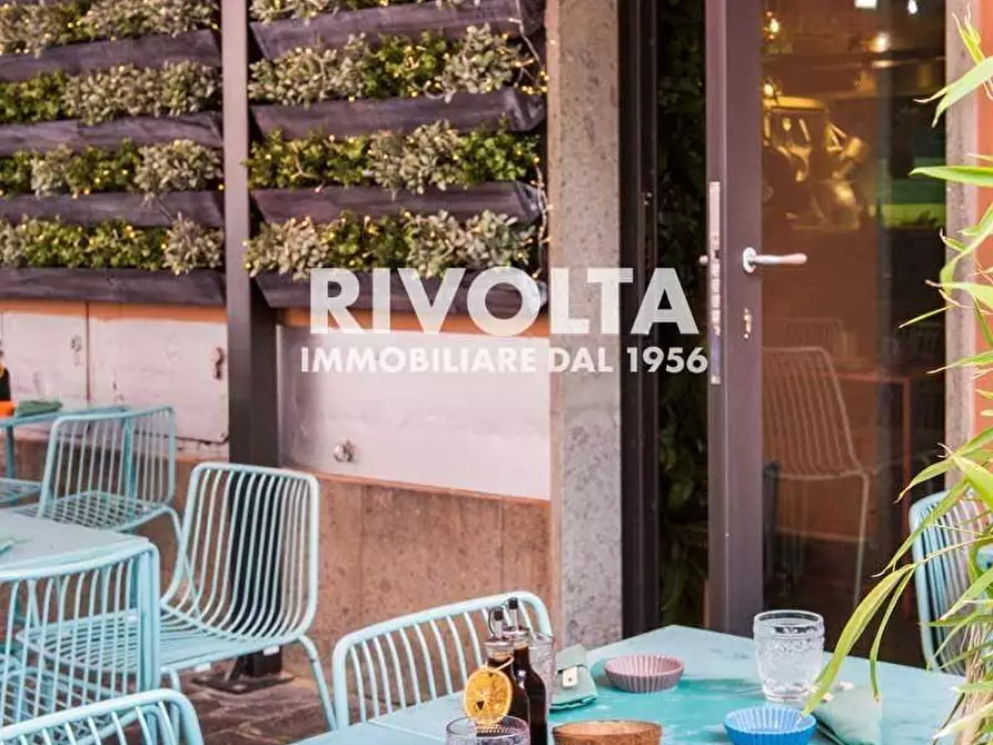 Immagine 1 di Locale commerciale in vendita  in Piazzale Di Ponte Milvio a Roma