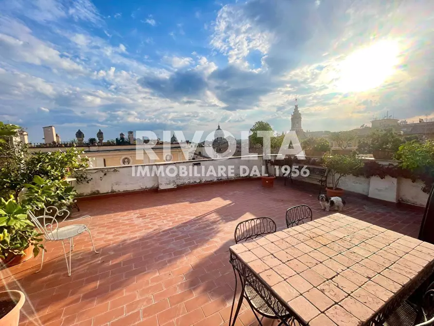 Immagine 3 di Attico in vendita  in Via Di Sant'eustachio a Roma