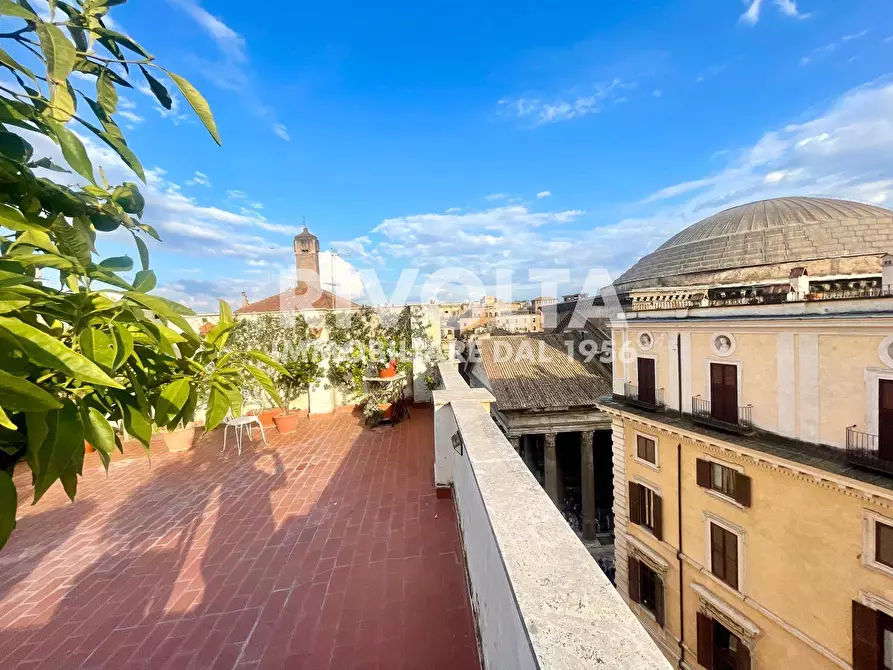 Immagine 2 di Attico in vendita  in Via Di Sant'eustachio a Roma