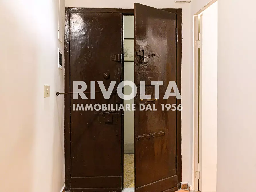 Immagine 28 di Appartamento in affitto  in Via Di Campo Marzio a Roma