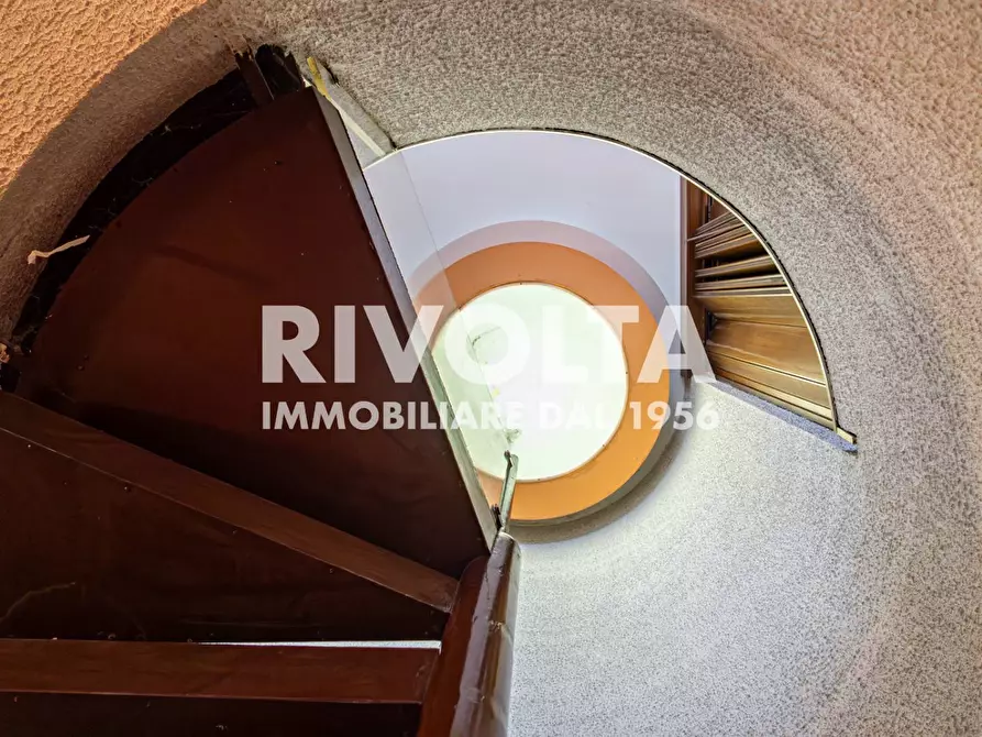 Immagine 17 di Villa in vendita  in Via Della Cisa a Roma