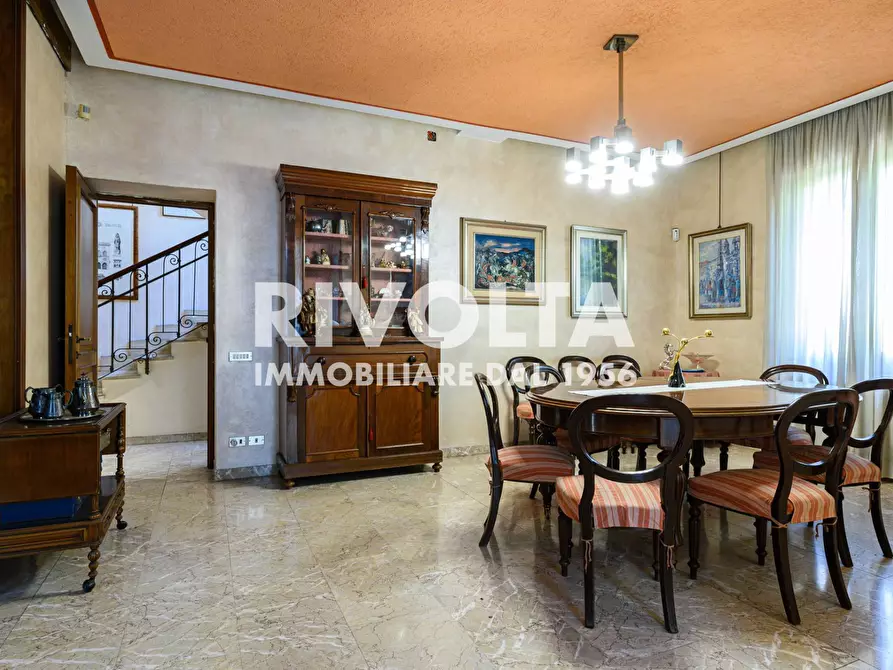 Immagine 7 di Villa in vendita  in Via Della Cisa a Roma