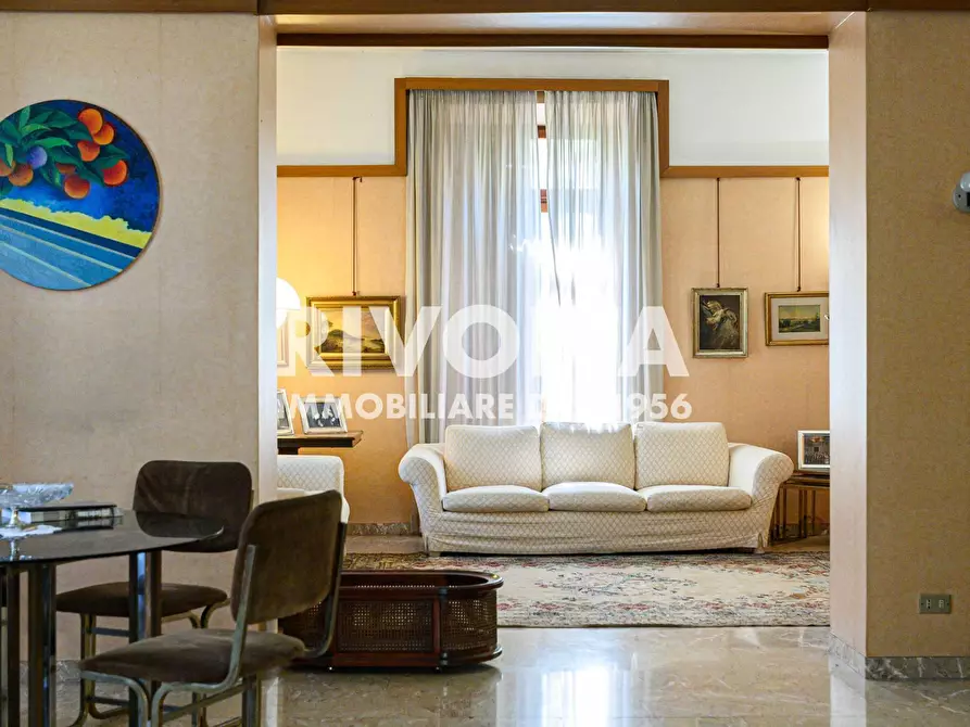 Immagine 20 di Villa in vendita  in Via Della Cisa a Roma