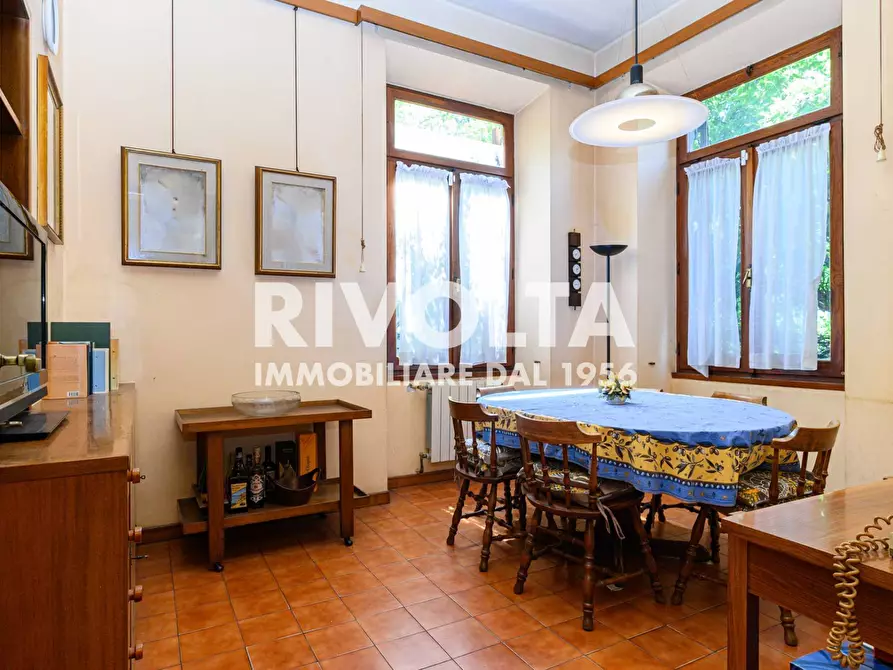 Immagine 26 di Villa in vendita  in Via Della Cisa a Roma