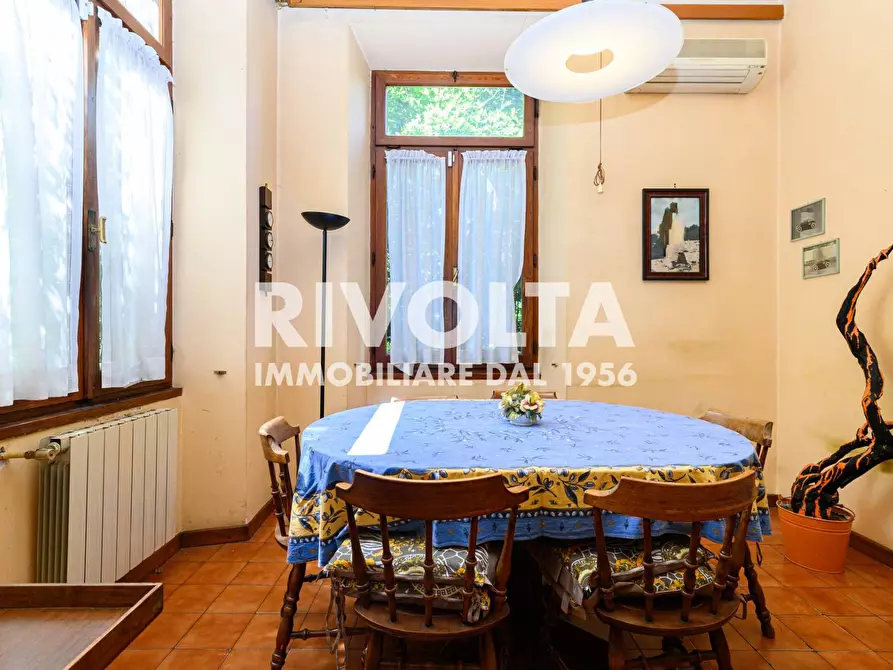 Immagine 27 di Villa in vendita  in Via Della Cisa a Roma