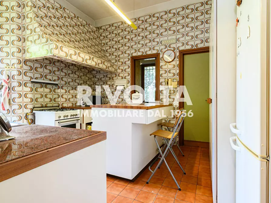 Immagine 12 di Villa in vendita  in Via Della Cisa a Roma