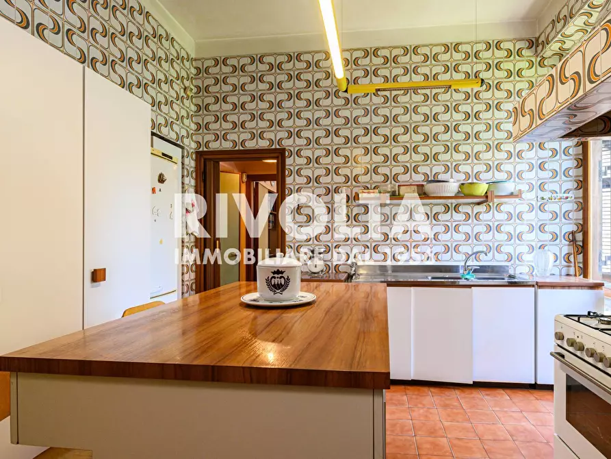 Immagine 30 di Villa in vendita  in Via Della Cisa a Roma