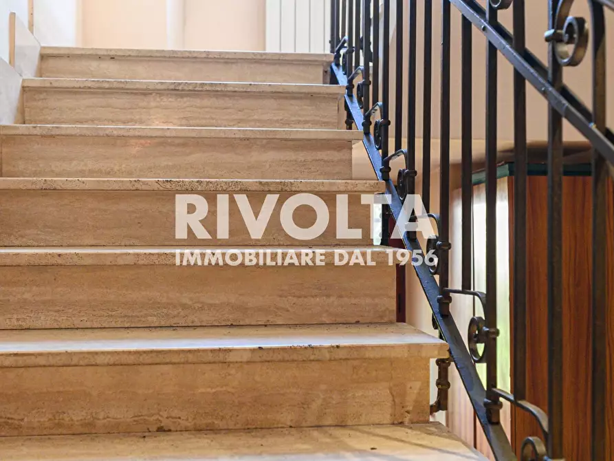 Immagine 31 di Villa in vendita  in Via Della Cisa a Roma