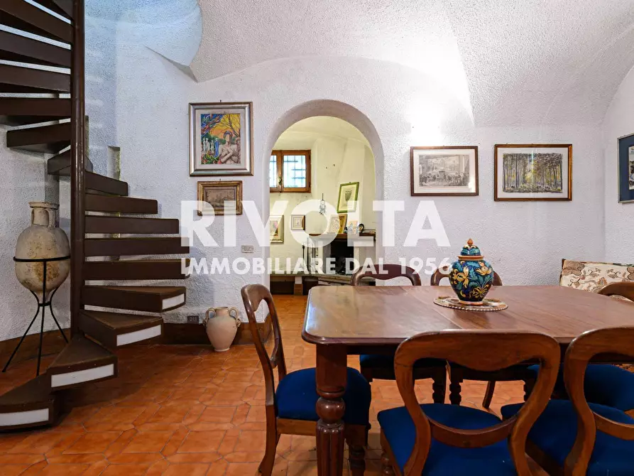 Immagine 37 di Villa in vendita  in Via Della Cisa a Roma