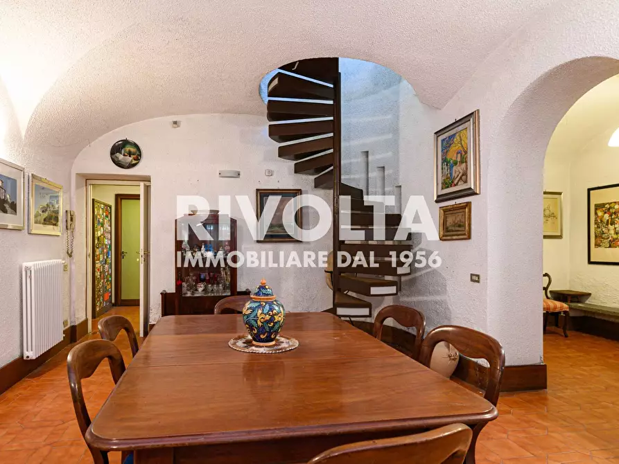 Immagine 38 di Villa in vendita  in Via Della Cisa a Roma