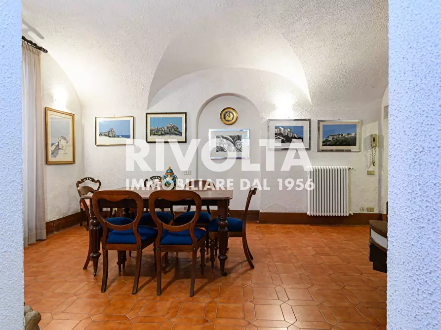 Immagine 41 di Villa in vendita  in Via Della Cisa a Roma