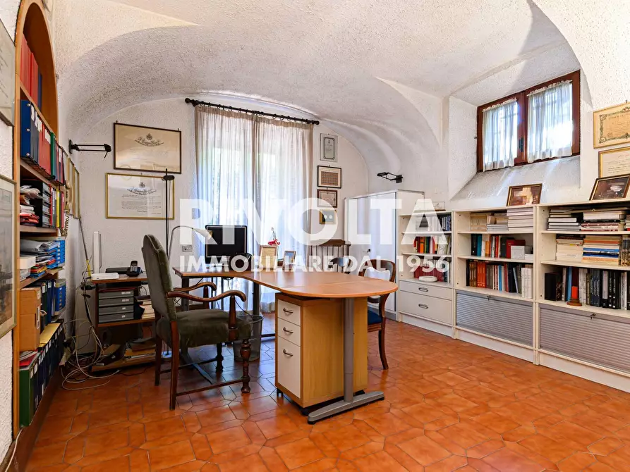 Immagine 43 di Villa in vendita  in Via Della Cisa a Roma