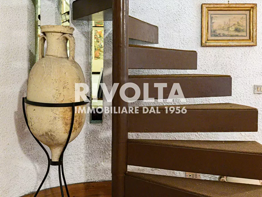 Immagine 46 di Villa in vendita  in Via Della Cisa a Roma