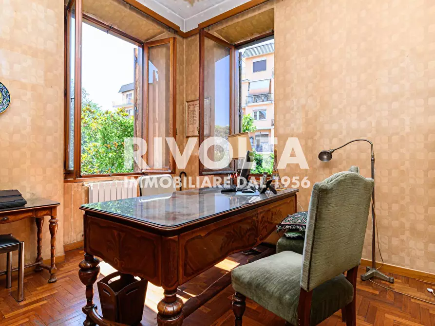 Immagine 53 di Villa in vendita  in Via Della Cisa a Roma