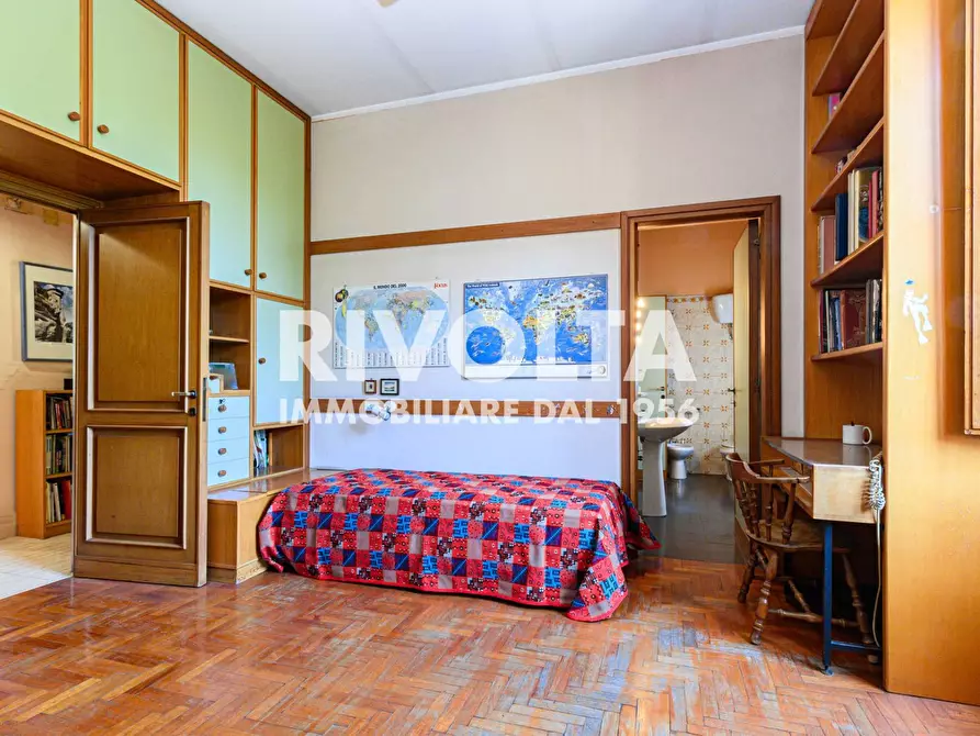 Immagine 57 di Villa in vendita  in Via Della Cisa a Roma