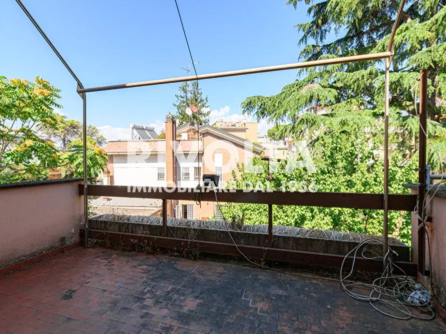 Immagine 63 di Villa in vendita  in Via Della Cisa a Roma