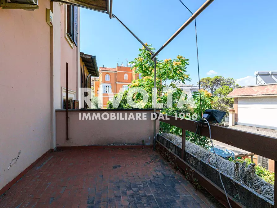 Immagine 64 di Villa in vendita  in Via Della Cisa a Roma