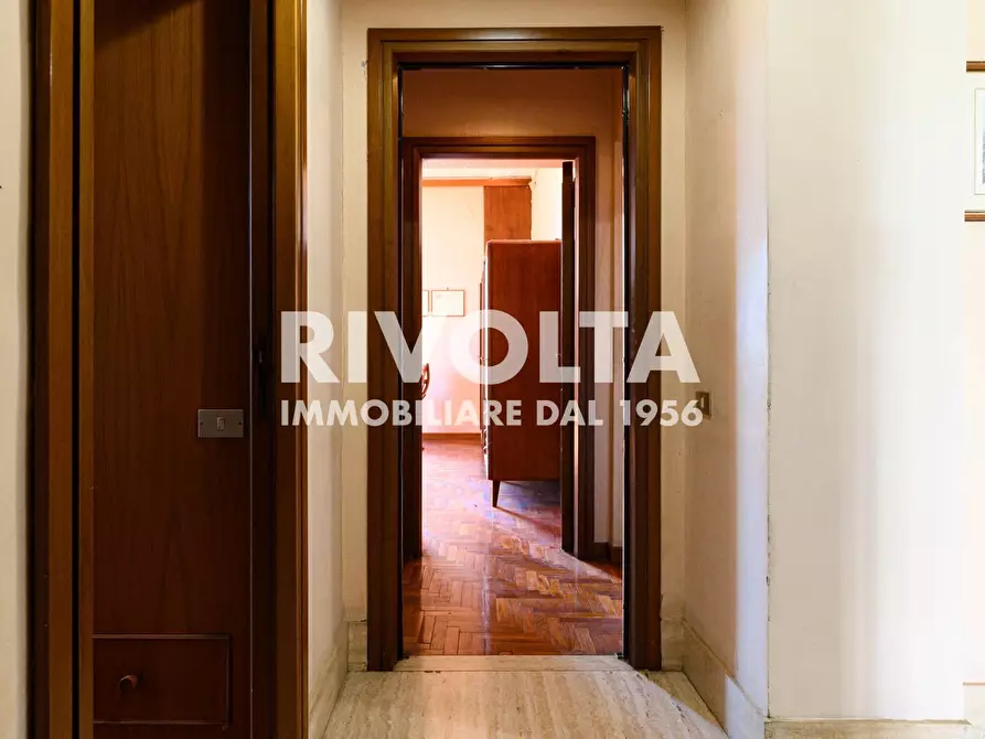 Immagine 65 di Villa in vendita  in Via Della Cisa a Roma