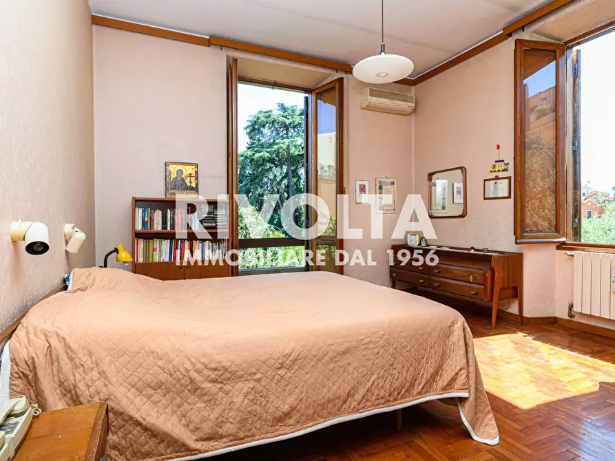 Immagine 66 di Villa in vendita  in Via Della Cisa a Roma