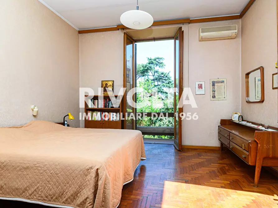 Immagine 67 di Villa in vendita  in Via Della Cisa a Roma