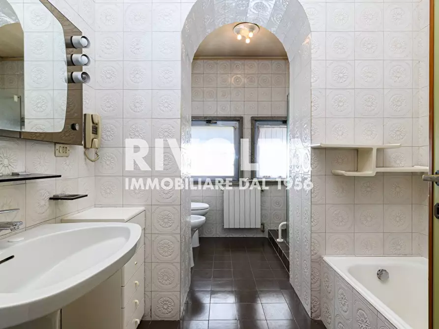 Immagine 72 di Villa in vendita  in Via Della Cisa a Roma