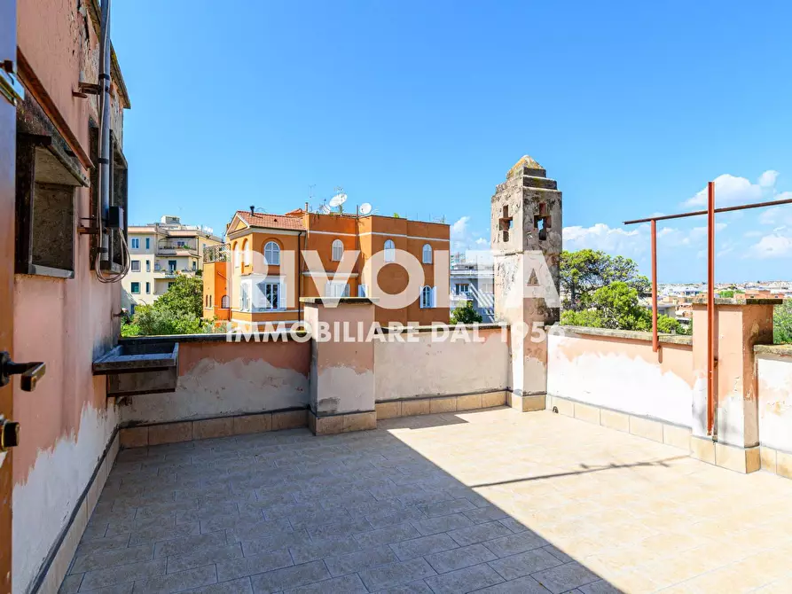 Immagine 75 di Villa in vendita  in Via Della Cisa a Roma