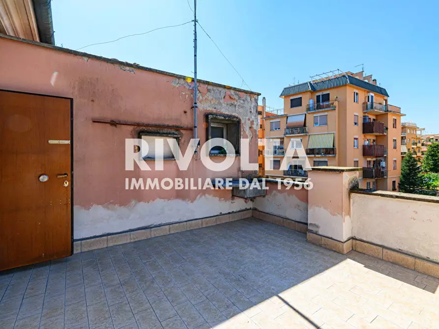 Immagine 77 di Villa in vendita  in Via Della Cisa a Roma