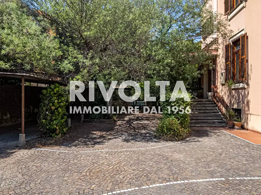 Immagine 87 di Villa in vendita  in Via Della Cisa a Roma