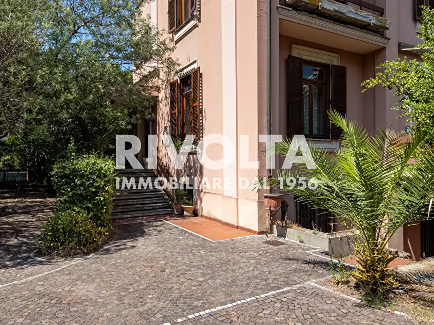 Immagine 88 di Villa in vendita  in Via Della Cisa a Roma