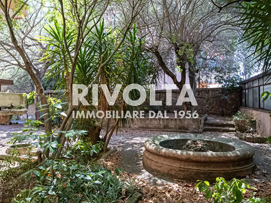 Immagine 94 di Villa in vendita  in Via Della Cisa a Roma