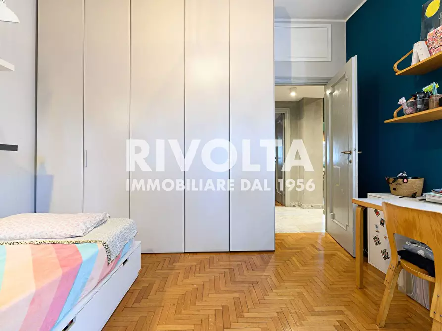 Immagine 25 di Attico in vendita  in Via Pienza a Roma