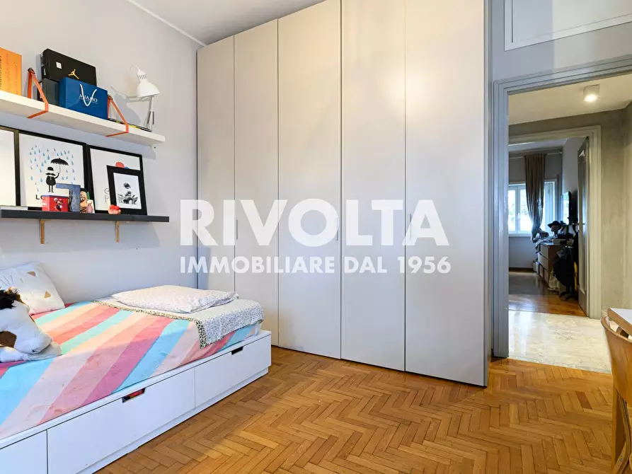 Immagine 26 di Attico in vendita  in Via Pienza a Roma