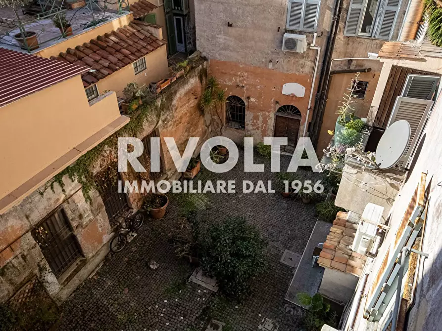 Immagine 6 di Appartamento in affitto  in Piazza In Piscinula a Roma