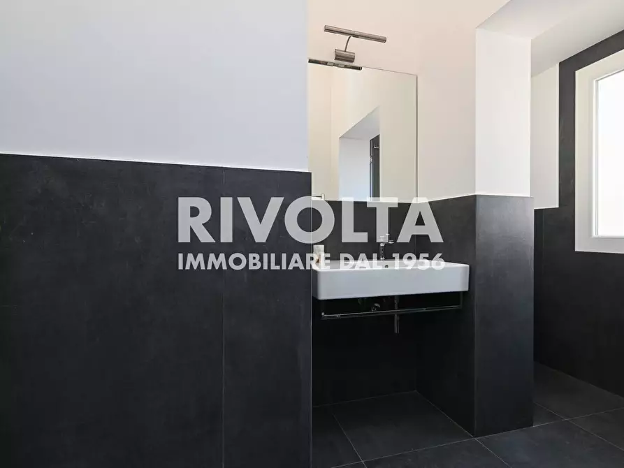 Immagine 48 di Appartamento in affitto  in Piazza In Piscinula a Roma