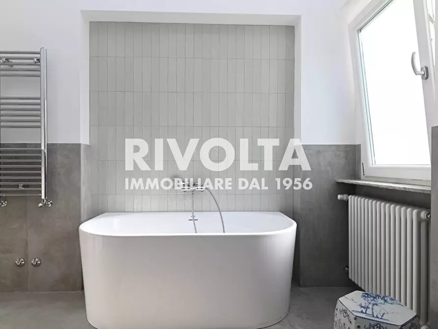 Immagine 62 di Appartamento in affitto  in Piazza In Piscinula a Roma