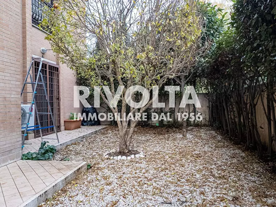 Immagine 2 di Appartamento in vendita  a Roma