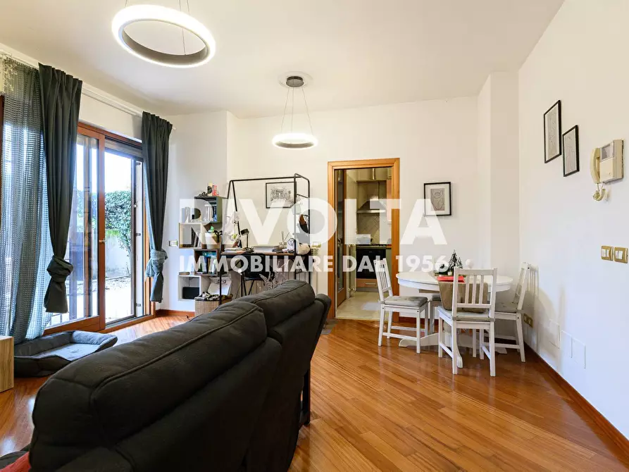 Immagine 12 di Appartamento in vendita  a Roma