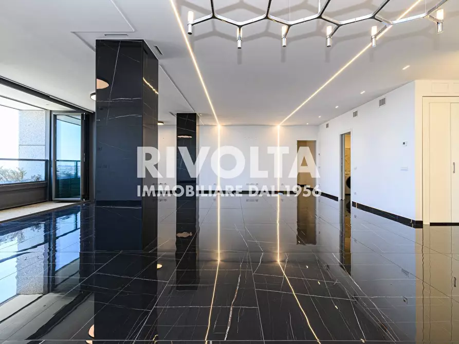 Immagine 8 di Attico in vendita  in Viale Giorgio Ribotta a Roma