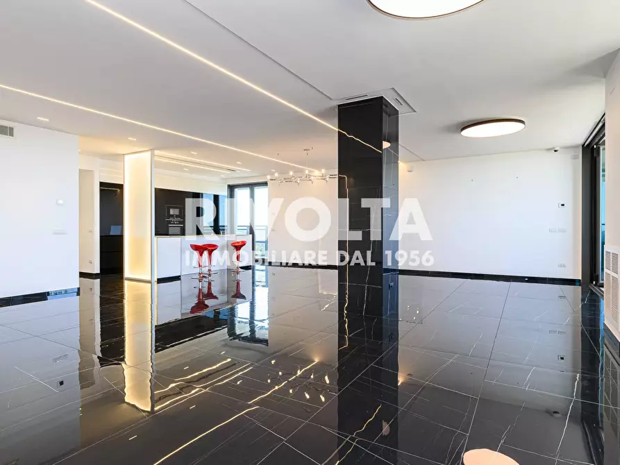 Immagine 10 di Attico in vendita  in Viale Giorgio Ribotta a Roma