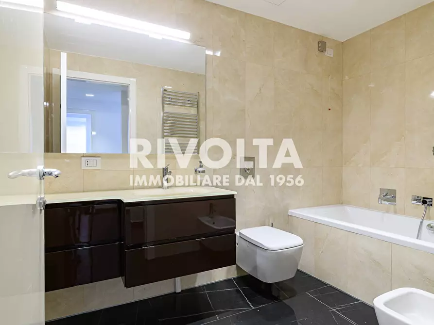 Immagine 23 di Attico in vendita  in Viale Giorgio Ribotta a Roma